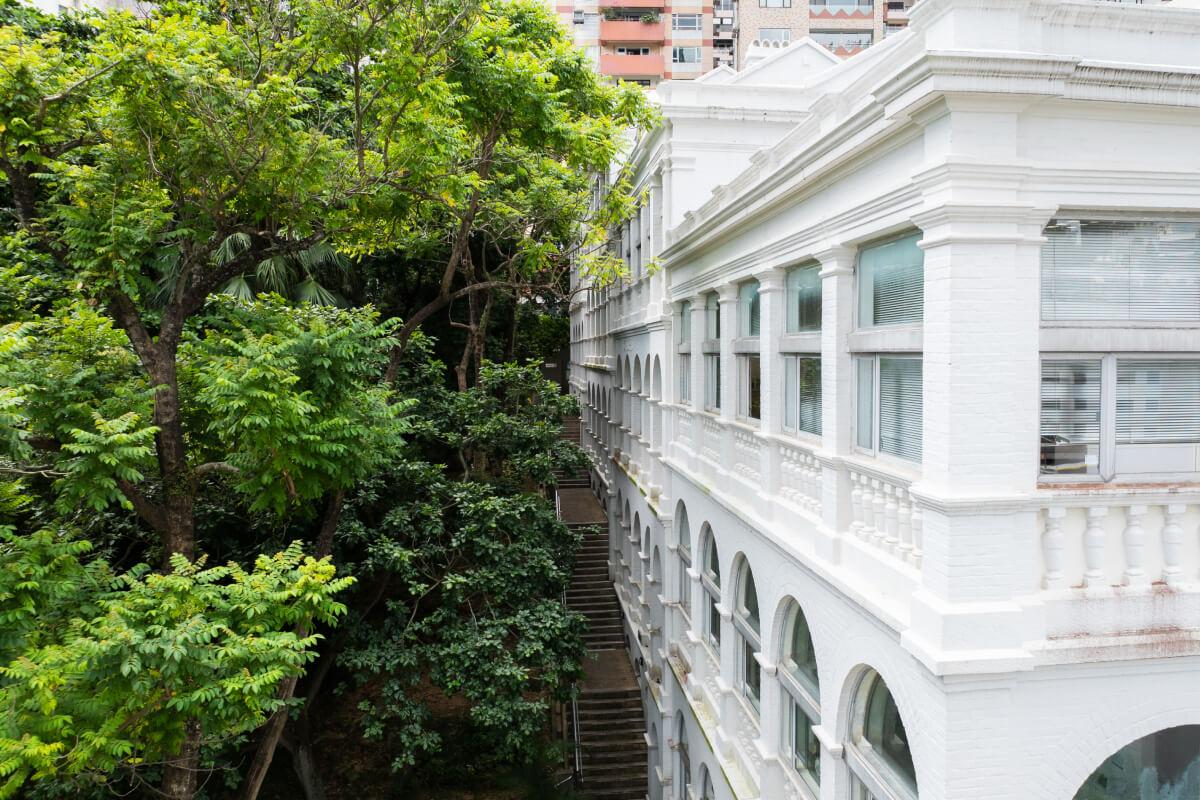 b80077a7-bdf4-41b7-a4a2-4bf4bd4abdf6