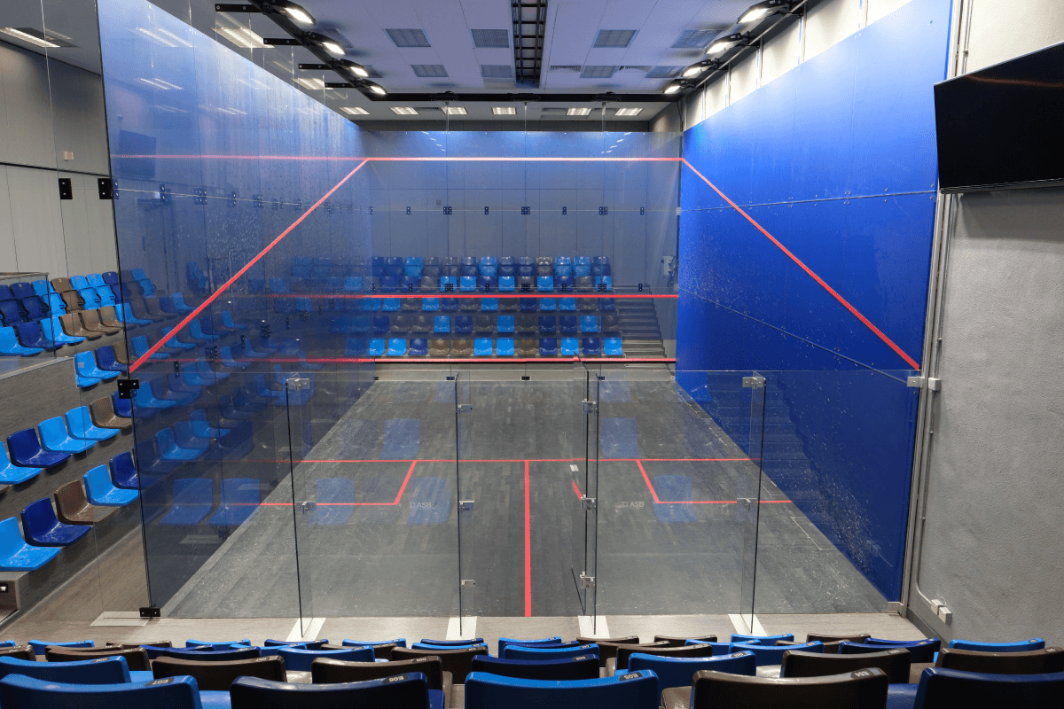 1個可容納286名觀眾的壁球表演場